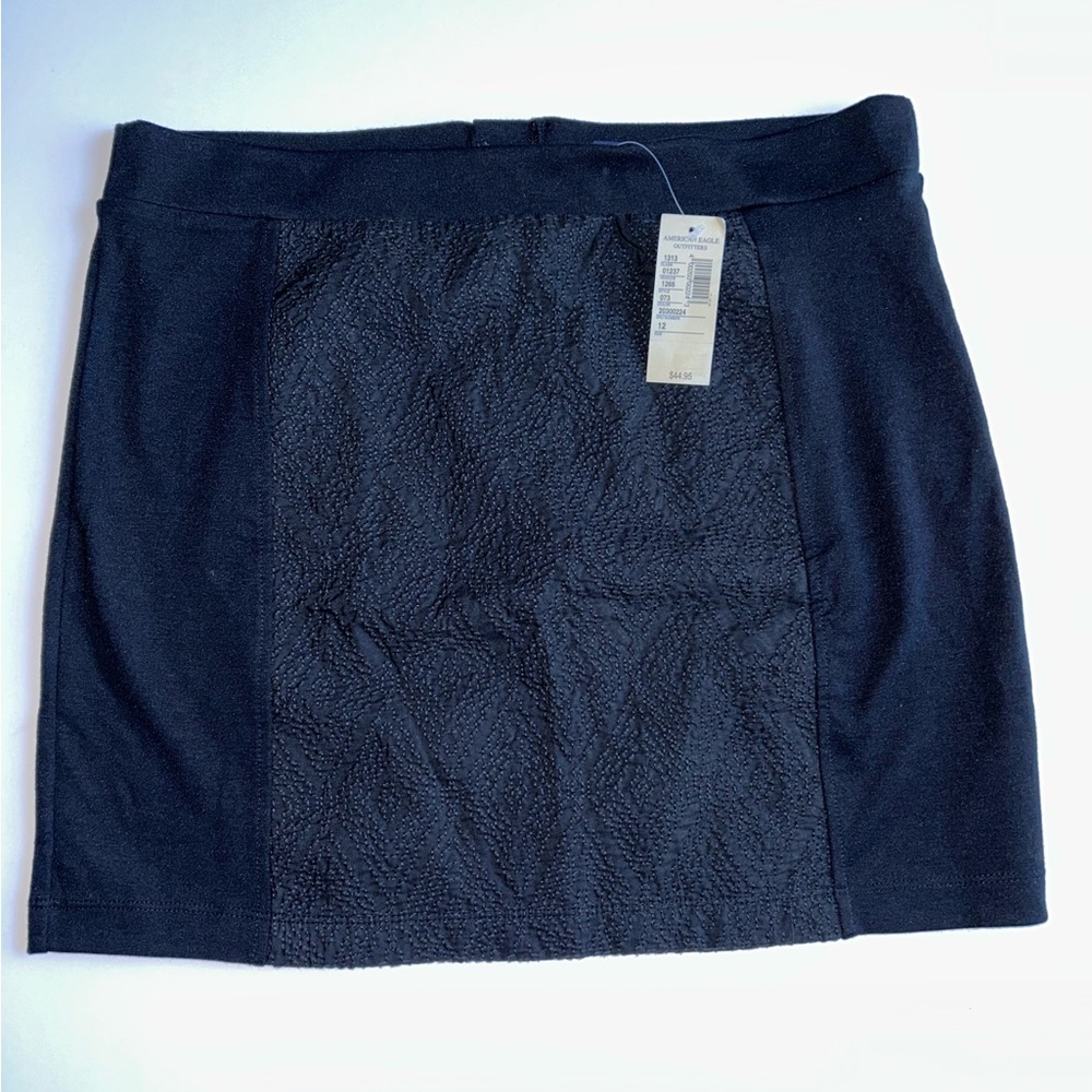 NWT American Eagle textured panel, ponte mini‎ skirt, exposed rear zipper- sz 12